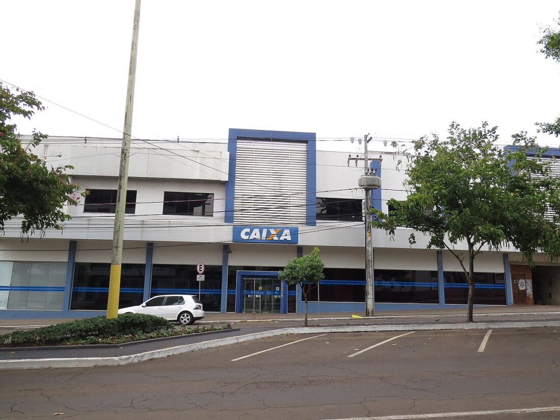 Fachada de uma agência da Caixa Econômica Federal, banco que administra o FGTS