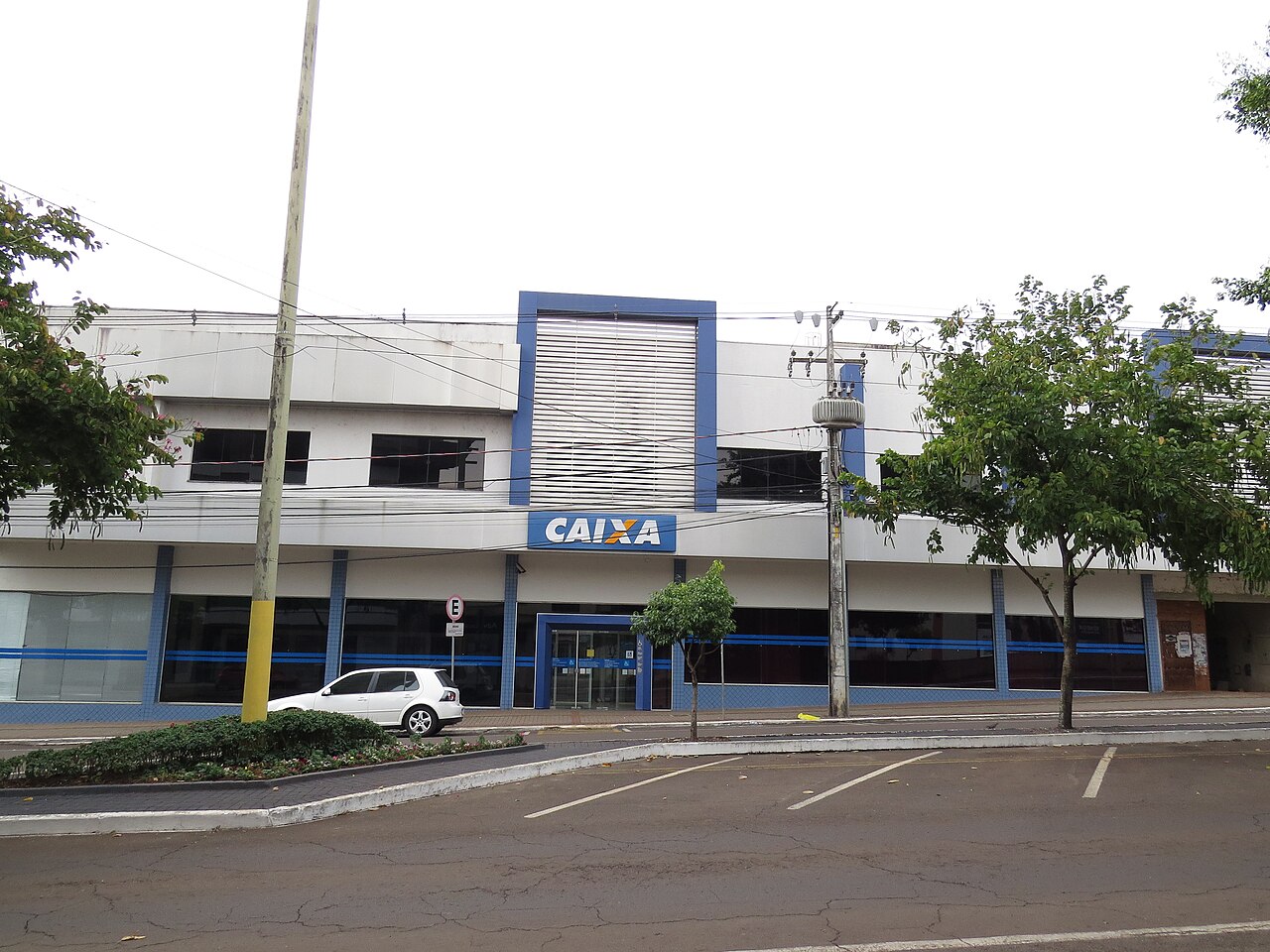 Fachada de uma agência da Caixa Econômica Federal, banco que administra o FGTS