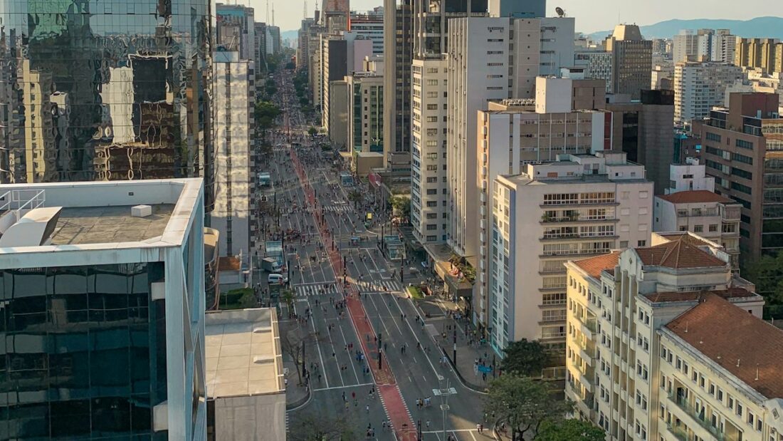 Vista aérea de prédios comerciais na Avenida Paulista, em São Paulo Vista aérea de prédios comerciais na Avenida Paulista, em São Paulo
